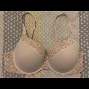 Victoria’s Secret 38C Perfect Shape Bra